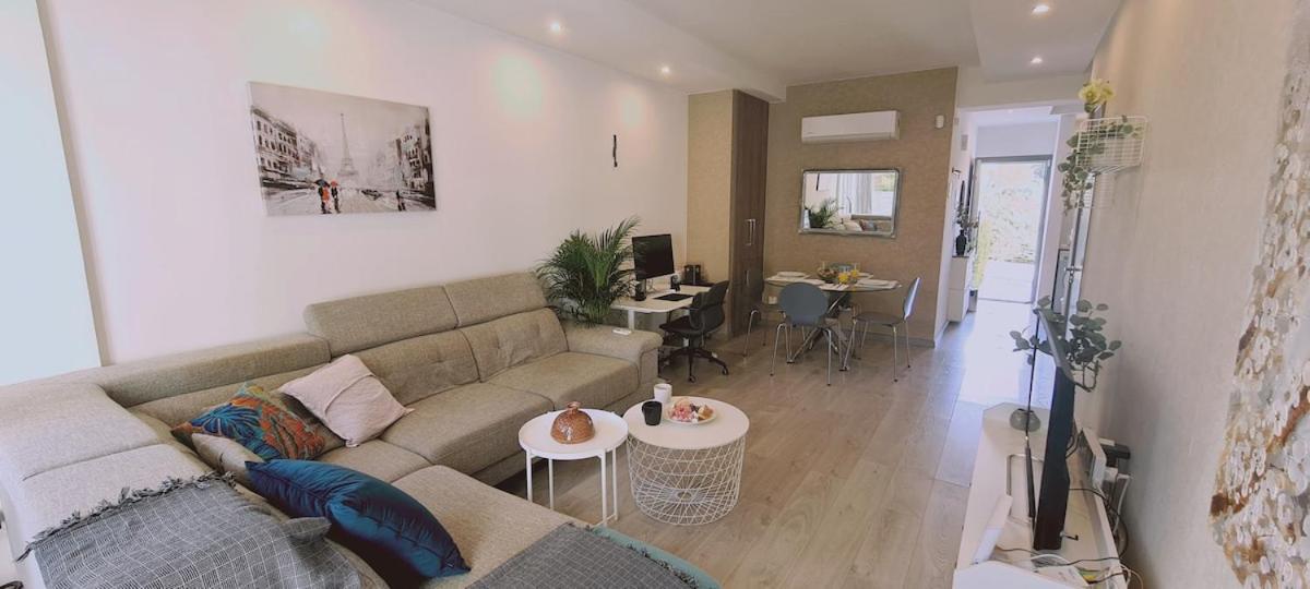 Stay Downtown Retreat ليماسول المظهر الخارجي الصورة