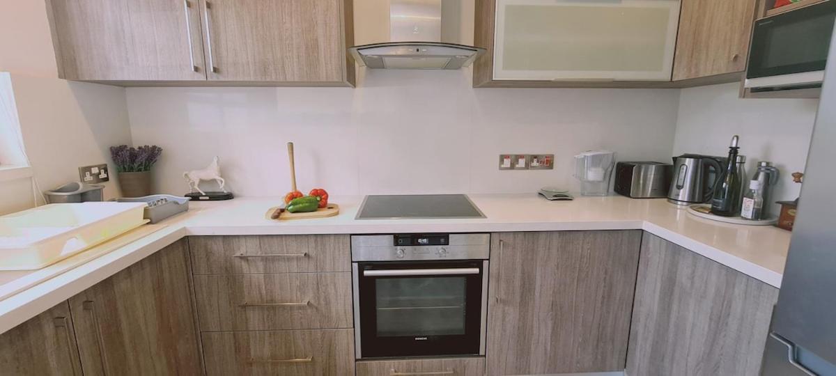 Stay Downtown Retreat ليماسول المظهر الخارجي الصورة